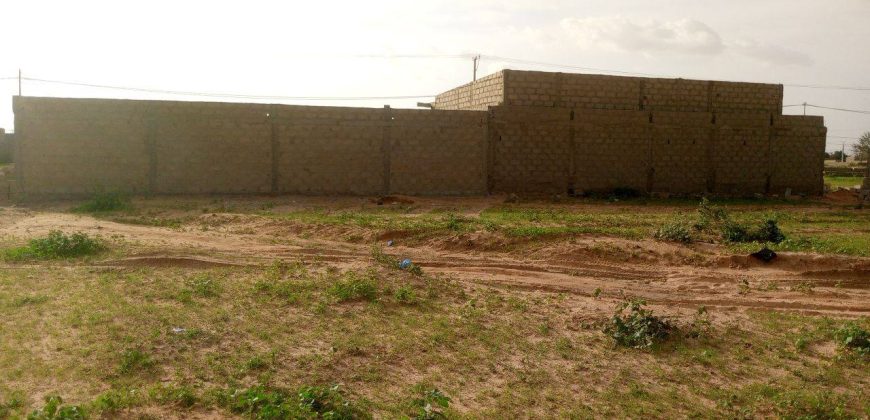 2 Parcelles Collées de 300 m² chacune, Zone Habitable