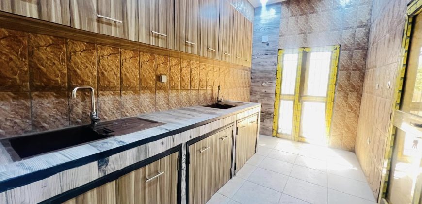 Étage 6 Chambres, 2 Salons, 3 Cuisines