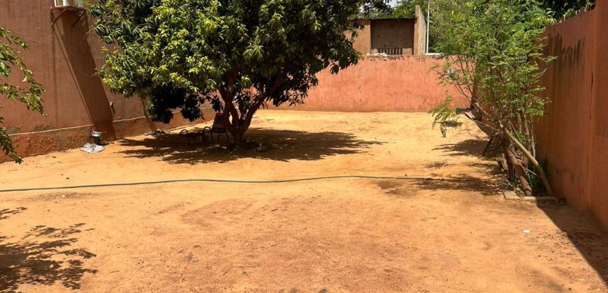 Grande Maison en Dalle, 4 Chambres, vers NIGELEC Centrale