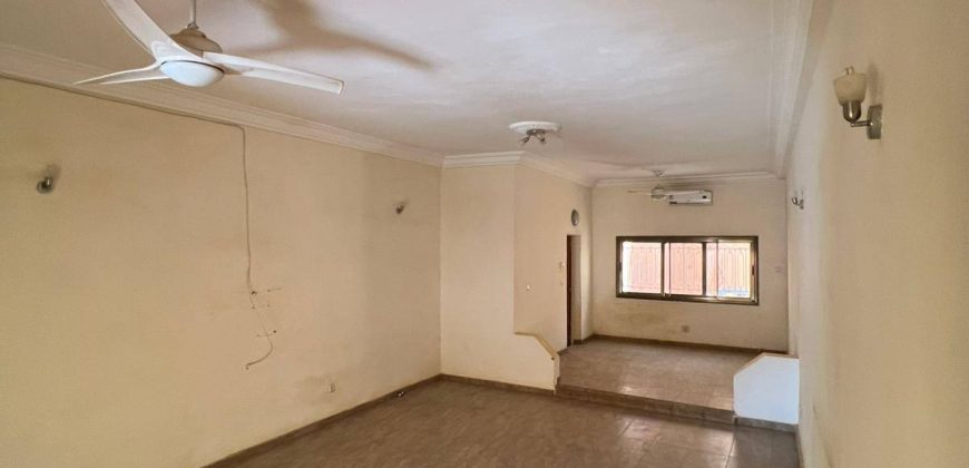 Grande Maison en Dalle, 4 Chambres, vers NIGELEC Centrale