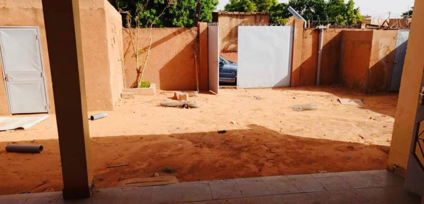 Maison 3 Chambres, 2 Douches, près de la Gendarmerie