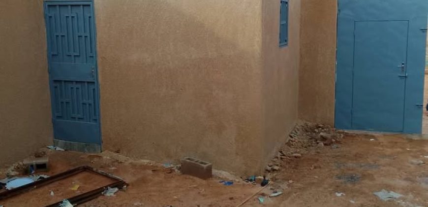 Maison 3 Chambres, Annexe, face Piawata Malayka