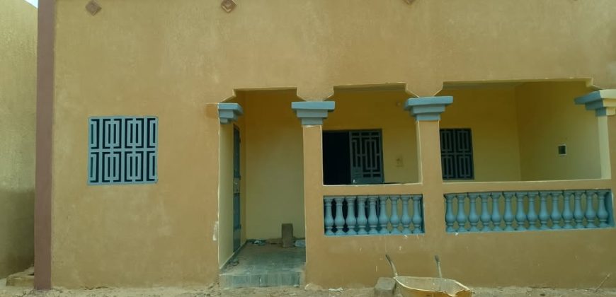 Maison 3 Chambres, Annexe, face Piawata Malayka