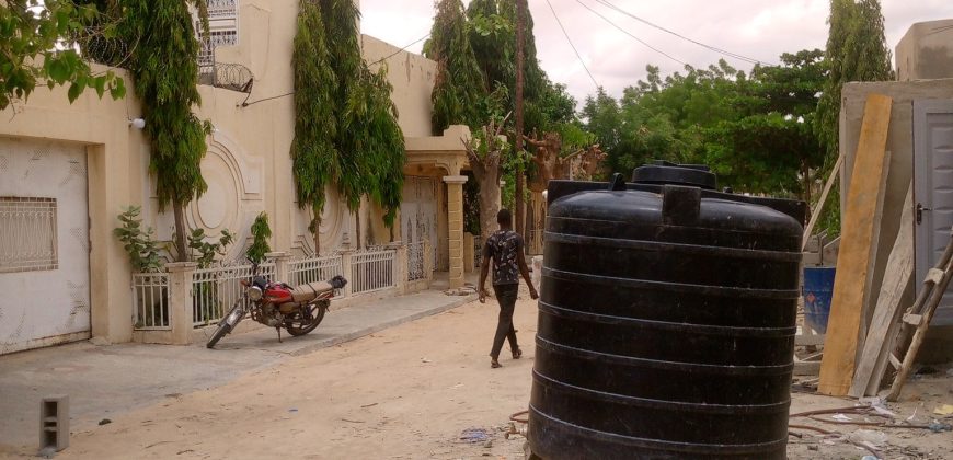 Maison 4 Chambres, 2 Douches, Zone Ouest du CEG