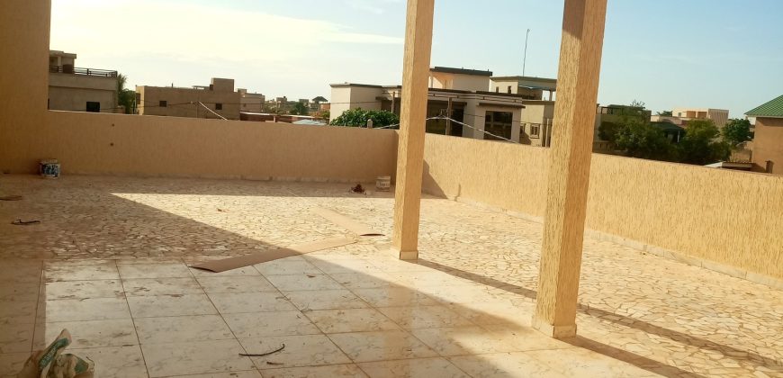 Maison 4 Chambres, 5 Douches, 2 Salons