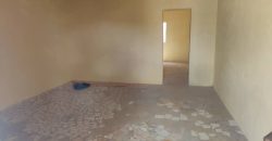 Maison de 1 Chambre, 2 Douches, derrière Station BM