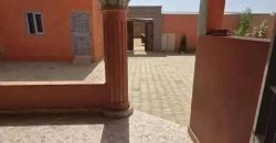 Maison en Dalle 3 Chambres, 2 Douches, Grande Cour