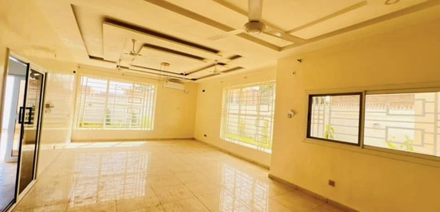 Maison en Dalle 3 Chambres, Grand Salon, Climatisée