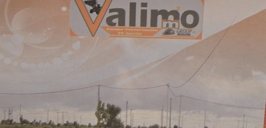 Terrain Urbain de 400 m², Constructions aux alentours