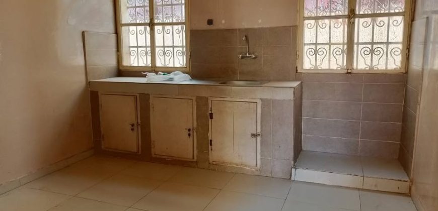 Villa 3 Chambres, 3 Douches, Dépendance et Hangar