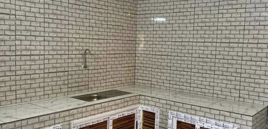 Villa 3 Chambres, 2 Salons, à 400 m du Goudron FÉNIFOOT