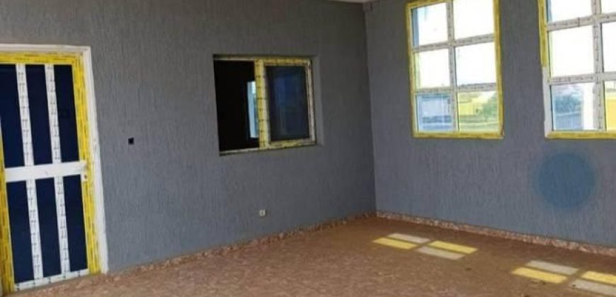 Duplex 5 Chambres, 2 Salons, derrière FÉNIFOOT