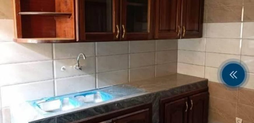 Duplex 5 Chambres, 2 Salons, derrière FÉNIFOOT