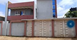 Duplex 5 Chambres, 2 Salons, derrière FÉNIFOOT