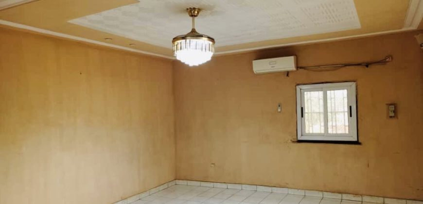 Étage 4 Chambres, 2 Salons, Groupe Électrogène