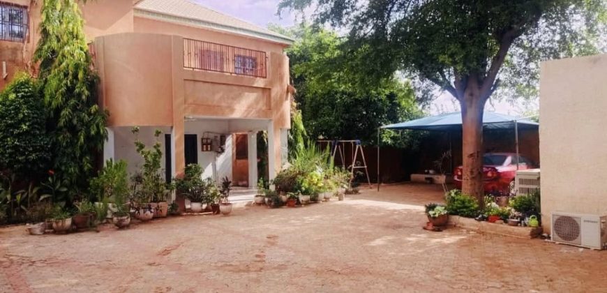 Étage 4 Chambres, 2 Salons, Groupe Électrogène