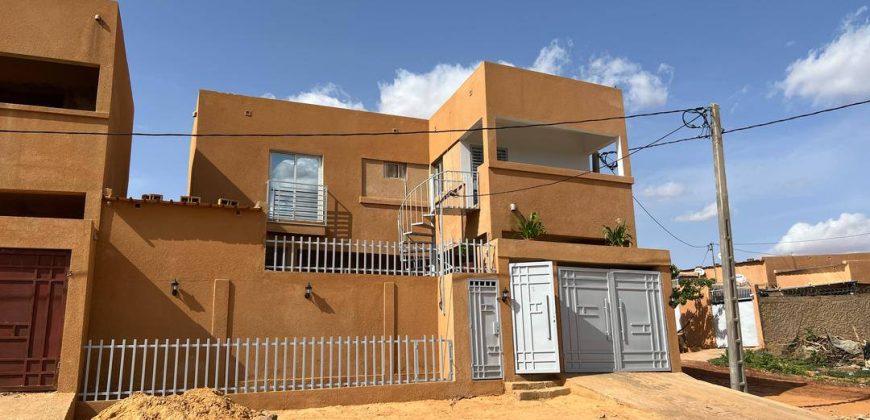 Étage 4 Chambres, Belle Vue sur la Montagne et le Fleuve