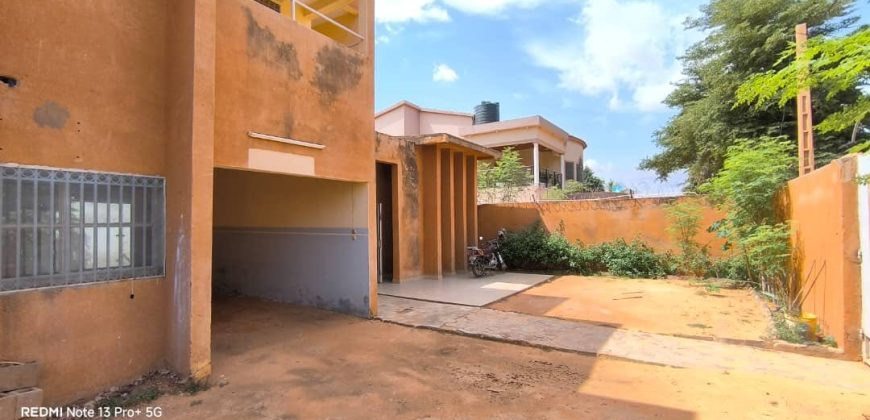 Étage 4 Chambres, Grande Salle à Manger, Dépendance