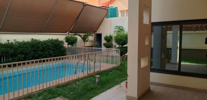 Étage Très Moderne avec Piscine, Climatisé