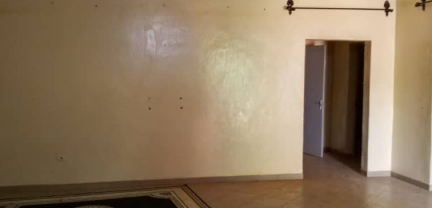 Maison 3 Chambres, 3 Douches, vers la Pharmacie