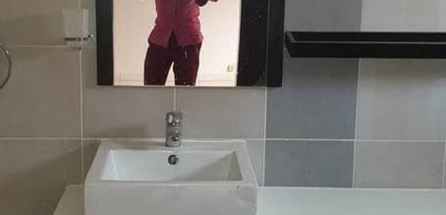 Très Belle Maison Duplex, 4 Chambres avec Piscine