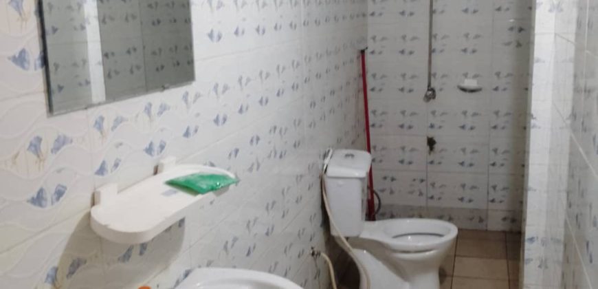 Très Grande Boutique sur le Goudron, Climatisée