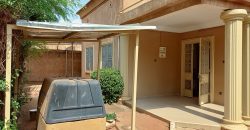Villa 3 Chambres, 2 Salons, Dépendance