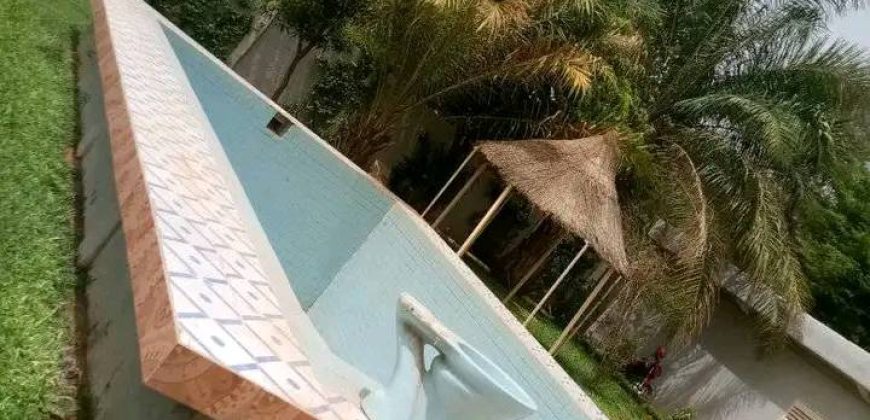 Villa 6 Chambres, 7 Splits, Piscine, Jardin