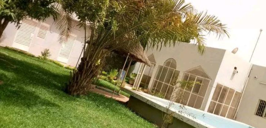 Villa 6 Chambres, 7 Splits, Piscine, Jardin