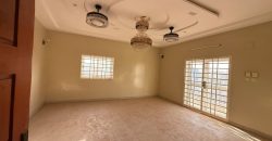 Étage 5 Chambres, 2 Salons, 2 Cuisines Internes