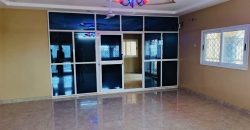 Étage 8 Chambres, 9 Douches, 2 Salons