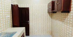 Étage 8 Chambres, 9 Douches, 2 Salons