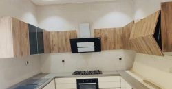 Grande Maison avec Piscine et une Grande Boutique dehors