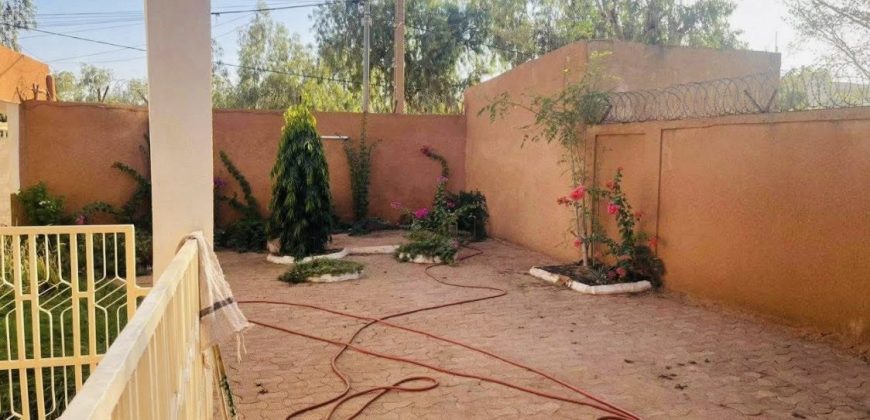 Jolie Villa 5 Chambres, Salon, 5 Climatiseurs