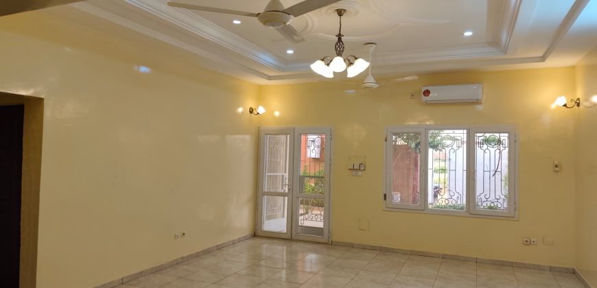 Maison 3 Chambres, 2 Douches, Dépendance