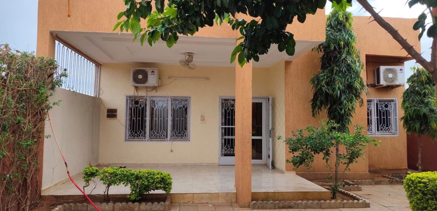 Maison 3 Chambres, 2 Douches, Dépendance