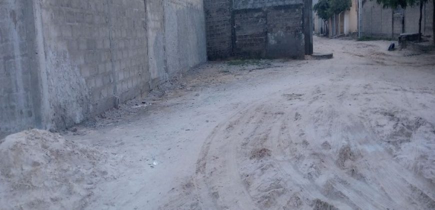 Terrain de 150 m² sur 2 Voies, Eau et Électricité Disponibles
