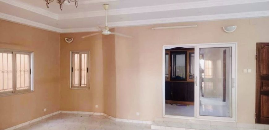 Très Belle Villa en Dalle, 3 Chambres, vers Pharmacie Zara