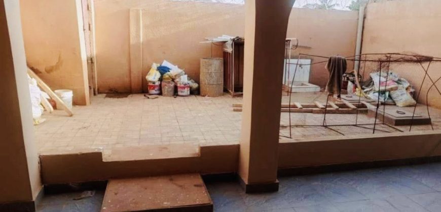 Très Belle Villa en Dalle, 3 Chambres, vers Pharmacie Zara