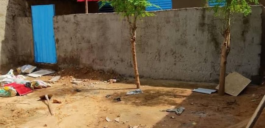 Villa 2 Chambres, Salon, derrière Mosquée Illa May Aya