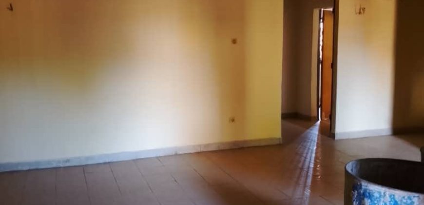 Villa 3 Chambres, 2 Douches, face Direction BABATI