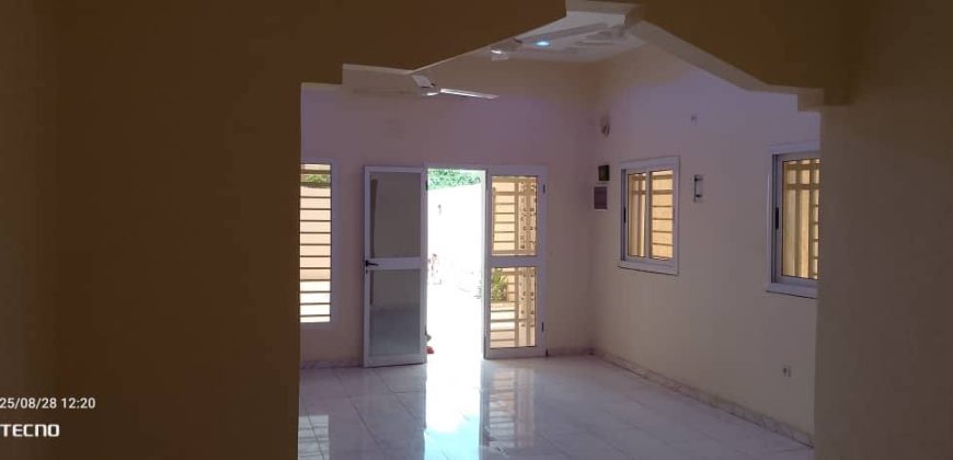 Villa 3 Chambres, 2 Douches, près du Château