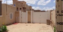 Villa 3 Chambres, 2 Douches, près du Château