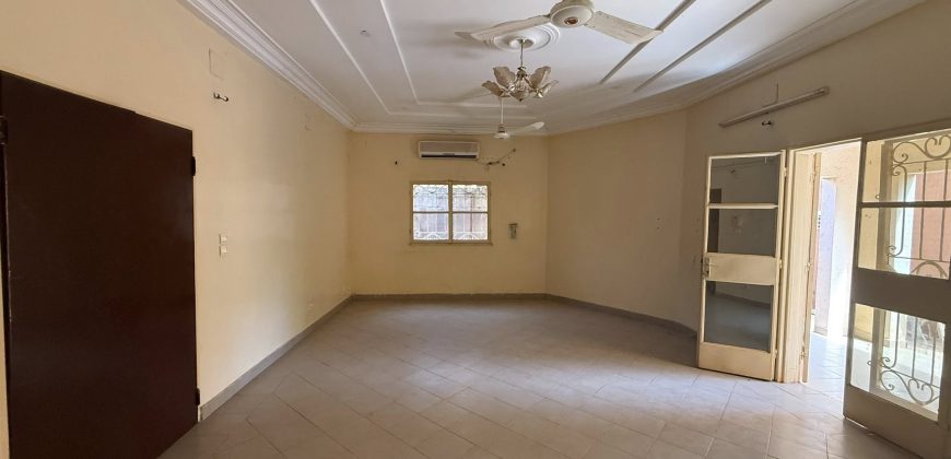 Villa 3 Chambres, 2 Salons,  Groupe Électrogène