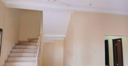 Grande Villa Duplex 5 Chambres, 2 Salons, usage Bureau ou Habitation