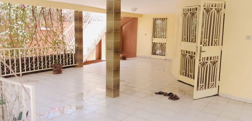 Maison 5 Chambres avec Piscine, Zone des Ambassades