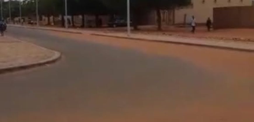 Parcelle 400 m² avec Titre Foncier, derrière Hôpital de Référence