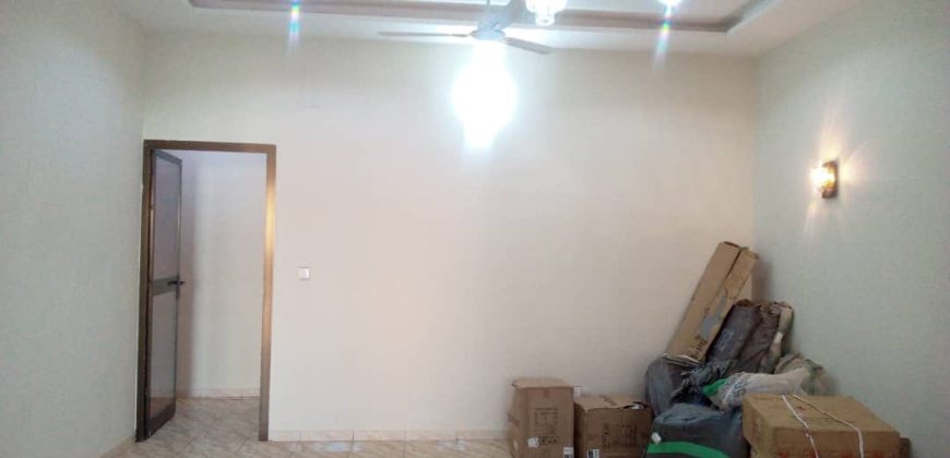 Très Belle Villa 3 Chambres, 2 Douches, Annexe