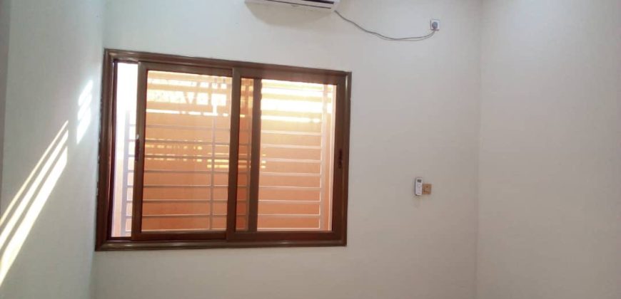 Très Belle Villa 3 Chambres, 2 Douches, Annexe