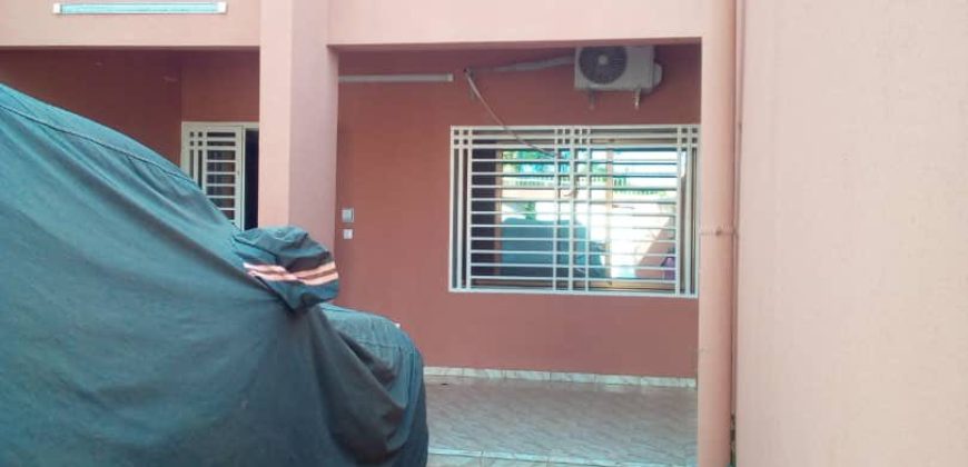 Très Belle Villa 3 Chambres, 2 Douches, Annexe